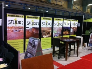 Roll up banner stands